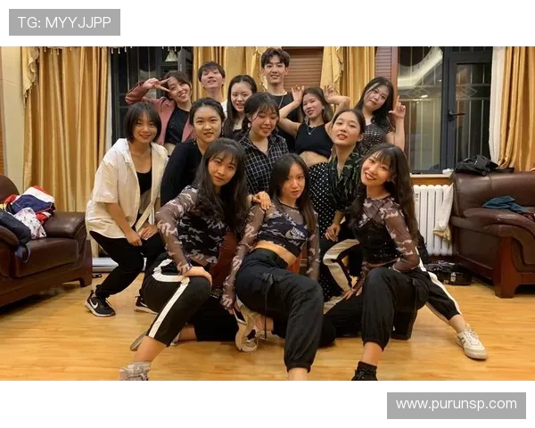 赛后复盘分析西安街舞队与上海街舞队的团队协作与表现对比